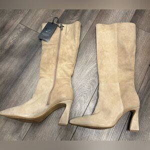 Vince Camuto. NWT. Size 8